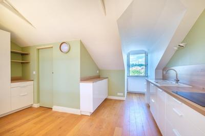 Appartement - 167 m² - 6 pièces