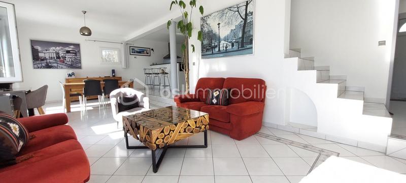 Maison - 110 m² - 5 pièces