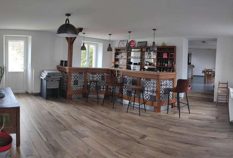 Maison ancienne - 233 m² - 10 pièces