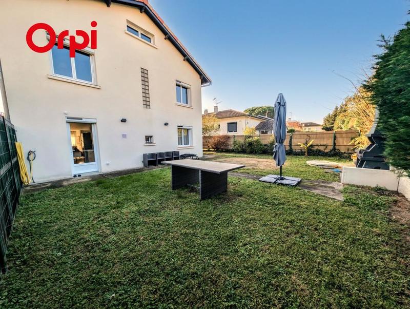Maison - 250 m² - 8 pièces