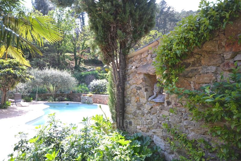 Maison en pierre - 279 m² - 11 pièces