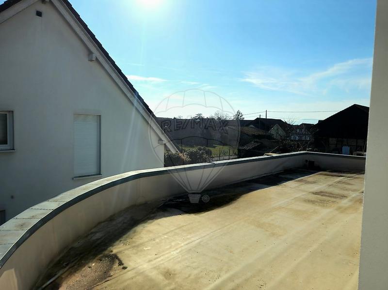 Maison - 208 m² - 7 pièces