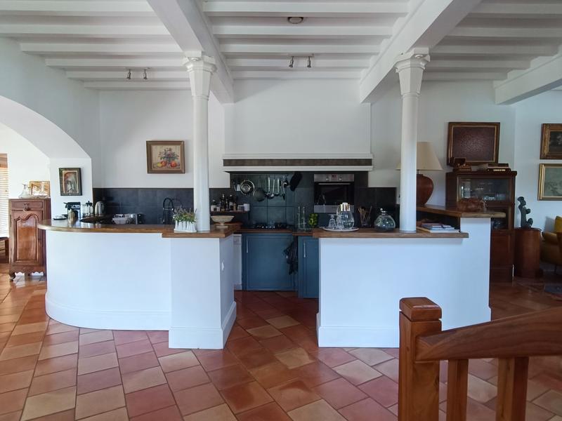 Maison - 251 m² - 10 pièces