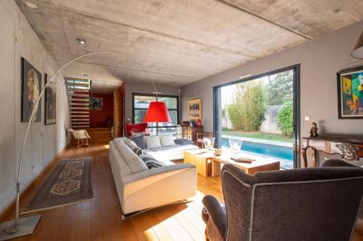 Villa - 297 m² - 8 pièces