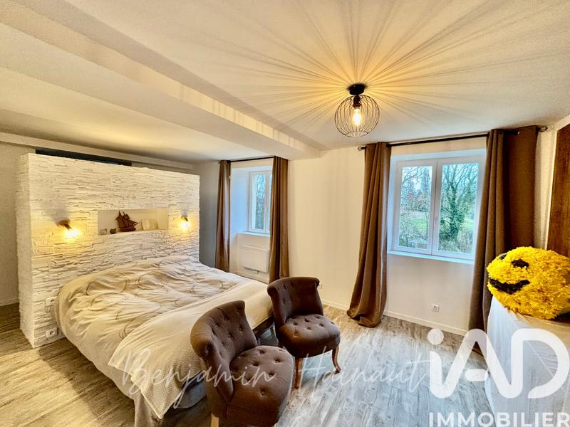 Maison - 250 m² - 8 pièces