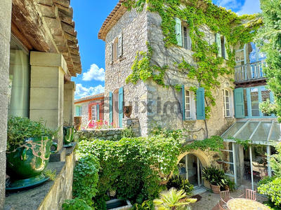 Maison de village - 400 m² - 21 pièces