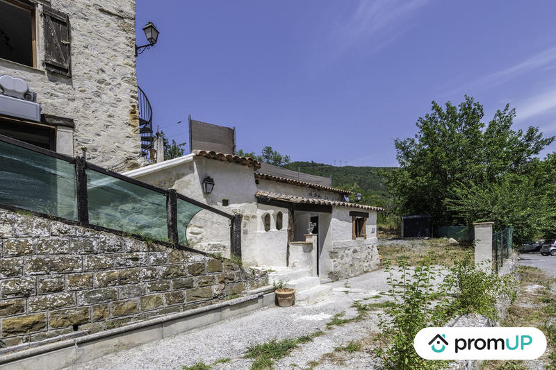 Maison ancienne - 239 m² - 18 pièces