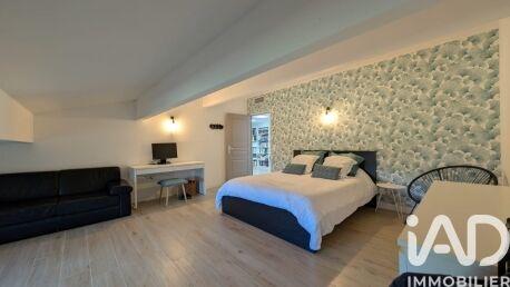 Maison - 200 m² - 7 pièces