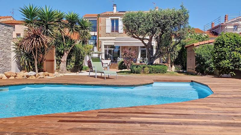 Maison - 214 m² - 6 pièces