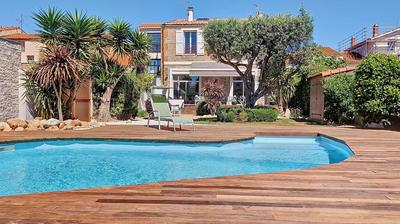 Maison - 214 m² - 6 pièces