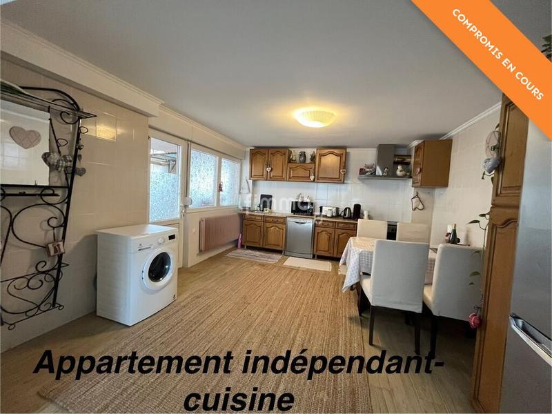 Maison - 252 m² - 10 pièces