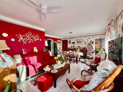 Maison - 90 m² - 5 pièces