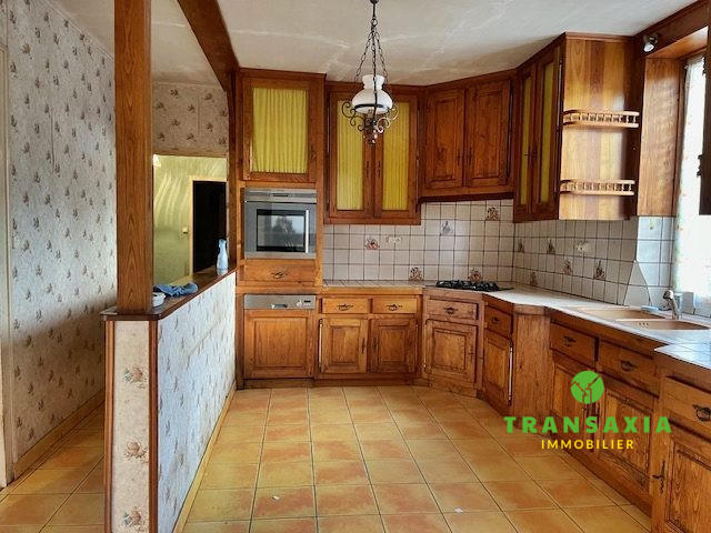 Maison ancienne - 198 m² - 8 pièces