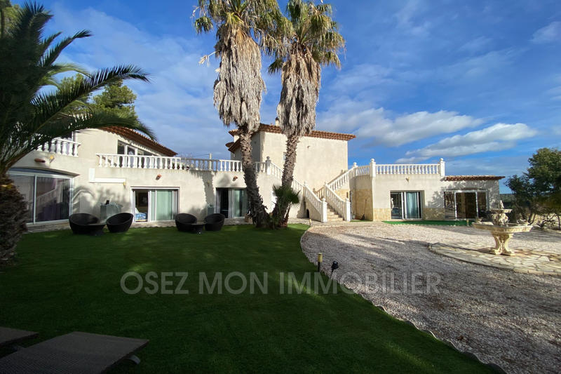 Maison chambre d'hôtes - 550 m² - 14 pièces