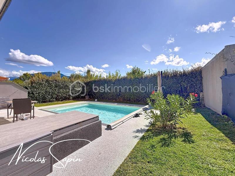 Maison - 102 m² - 5 pièces