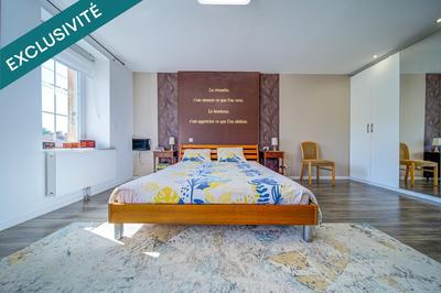 Maison - 230 m² - 8 pièces