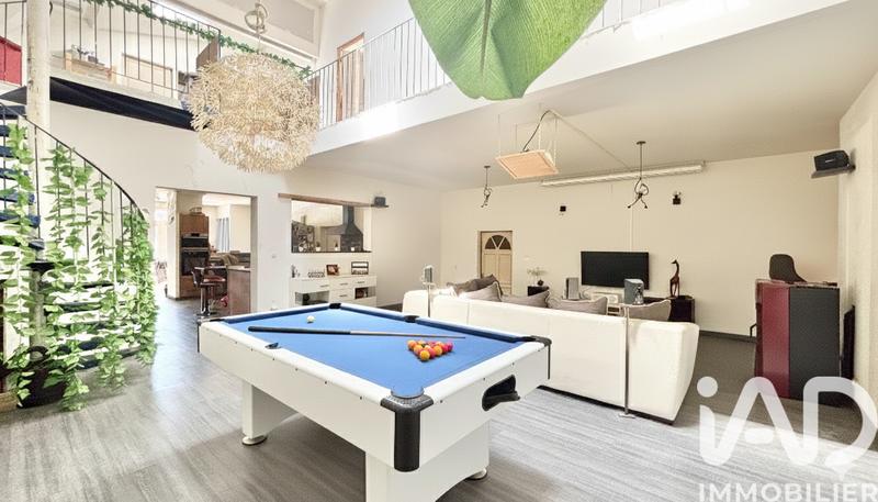 Maison - 234 m² - 7 pièces