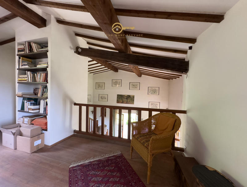 Propriété - 200 m² - 8 pièces