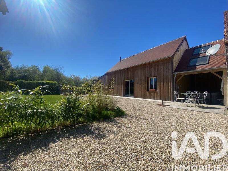 Maison - 240 m² - 10 pièces