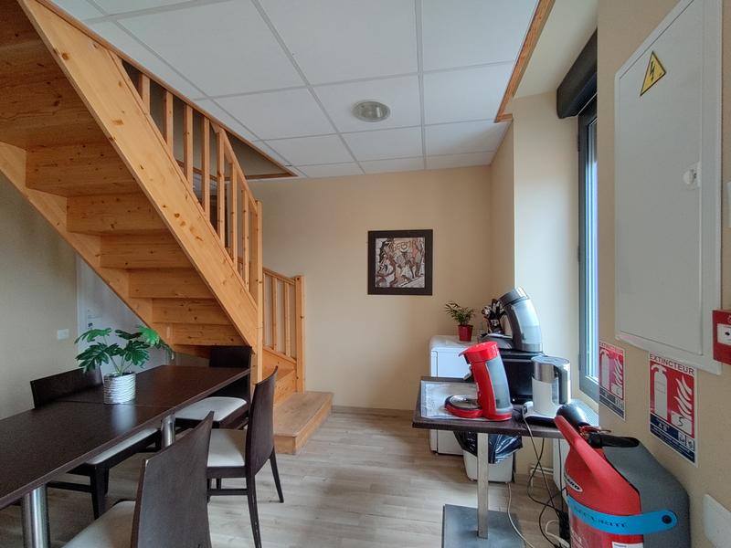 Magasins - 300 m² - 12 pièces