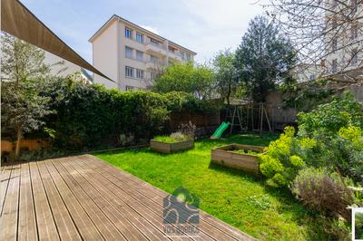 Maison - 181 m² - 7 pièces