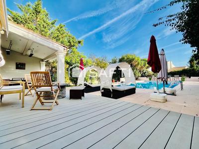 Maison - 179 m² - 8 pièces