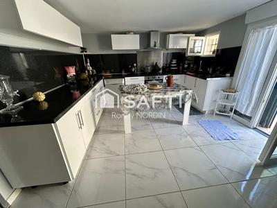 Maison - 165 m² - 6 pièces