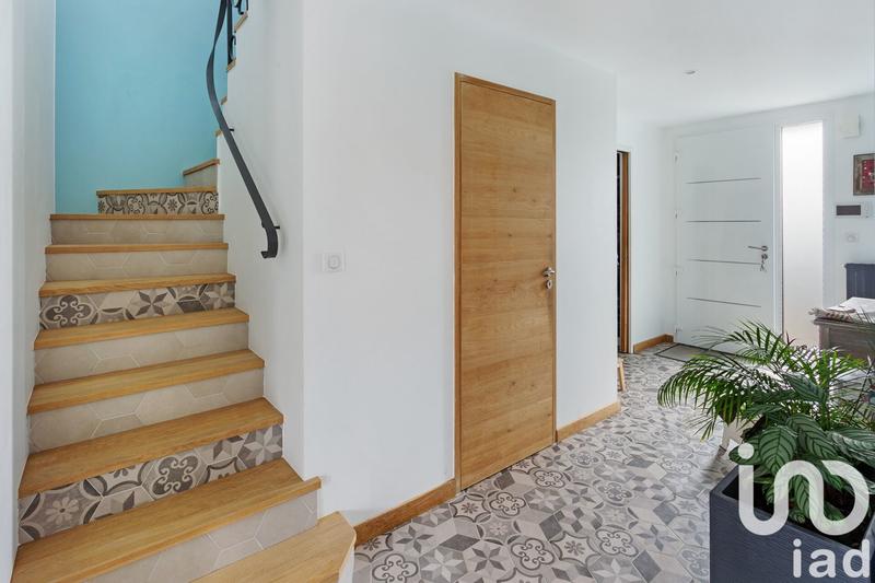 Maison - 198 m² - 9 pièces