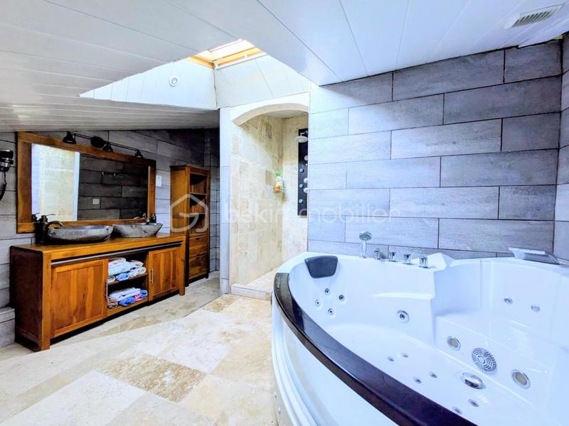 Maison - 196 m² - 8 pièces