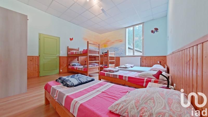 Maison - 891 m² - 15 pièces