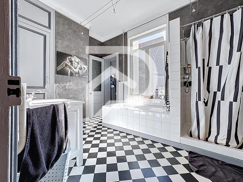 Maison bourgeoise - 216 m² - 7 pièces