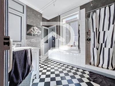 Maison bourgeoise - 216 m² - 7 pièces