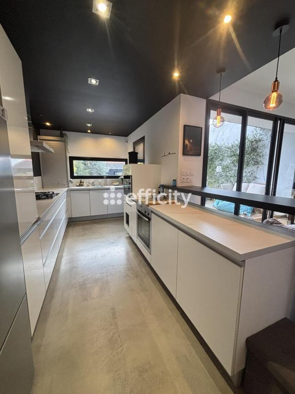 Maison - 133 m² - 6 pièces