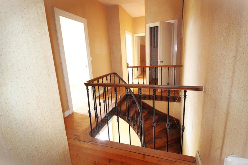 Maison - 273 m² - 11 pièces