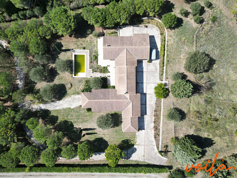 Maison - 310 m² - 9 pièces