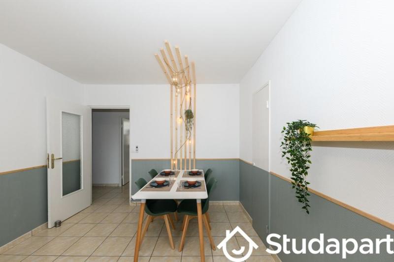 Chambre - 9 m² - 1 pièce