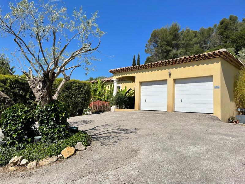 Maison - 221 m² - 9 pièces