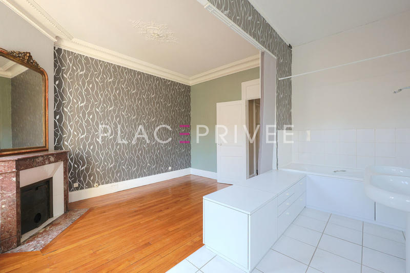 Appartement - 158 m² - 6 pièces