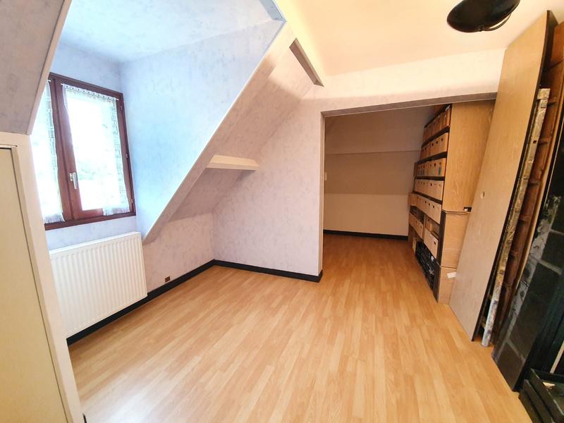 Maison - 215 m² - 9 pièces