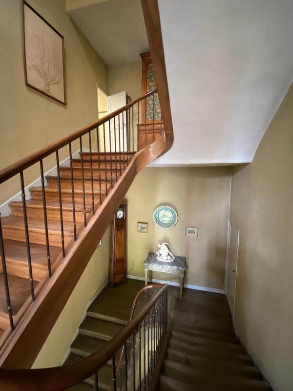 Maison - 600 m² - 18 pièces