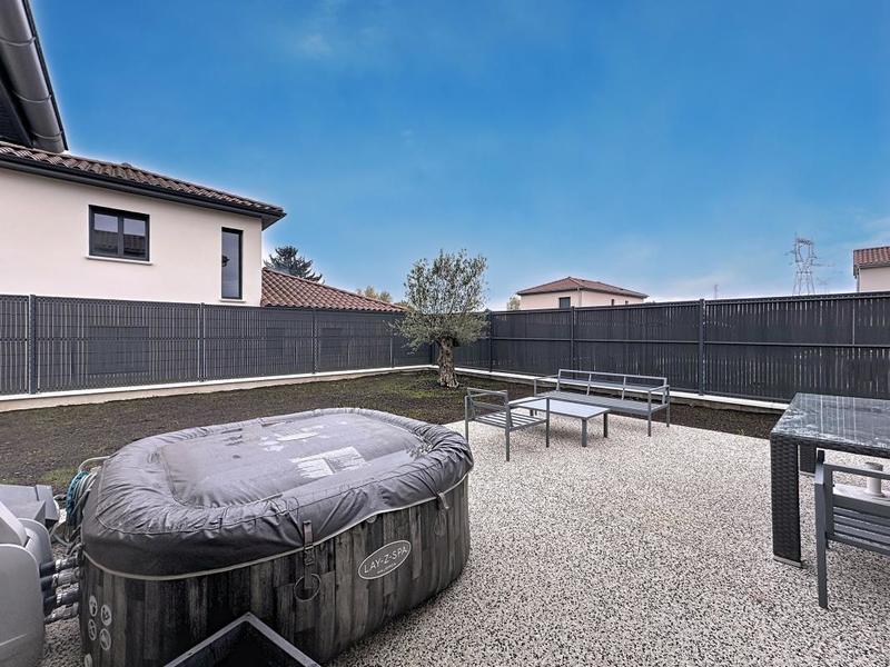 Pavillon - 135 m² - 6 pièces