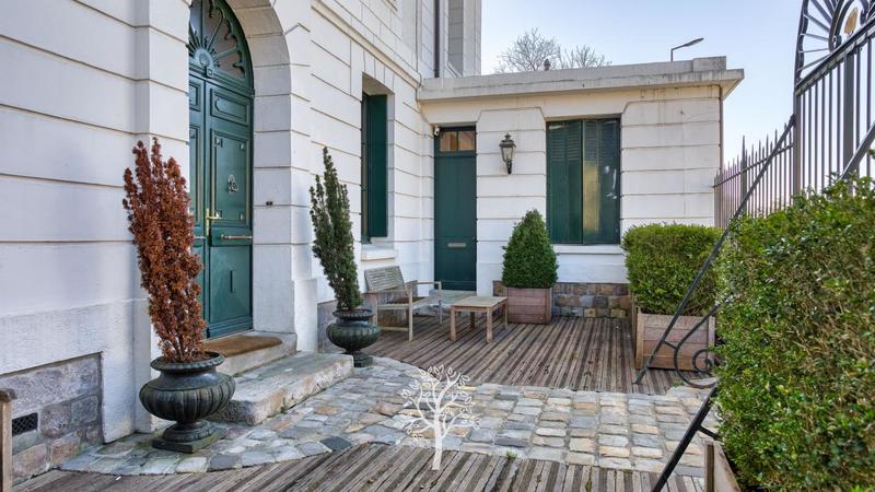 Maison bourgeoise - 311 m² - 8 pièces