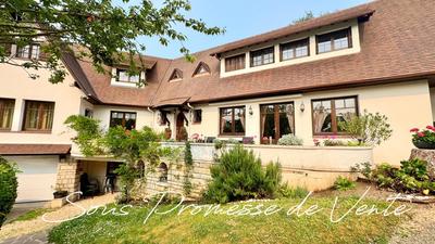 Maison - 265 m² - 8 pièces