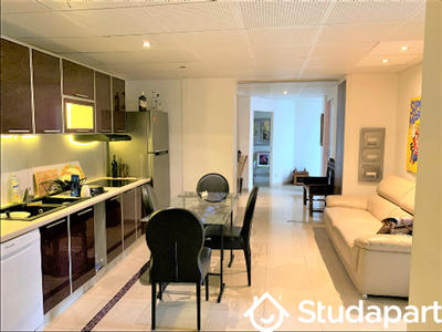 Chambre - 15 m² - 1 pièce