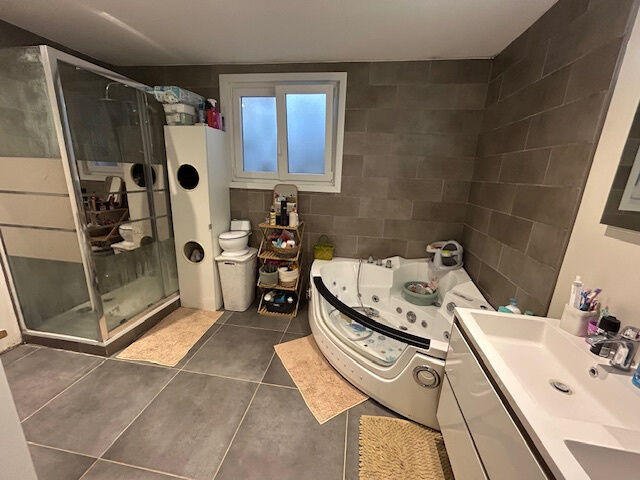 Maison - 93 m² - 5 pièces