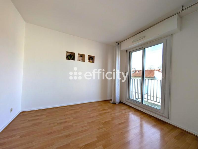 Appartement - 100 m² - 5 pièces