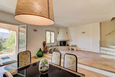 Maison - 90 m² - 3 pièces