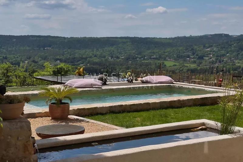 Maison - 240 m² - 8 pièces