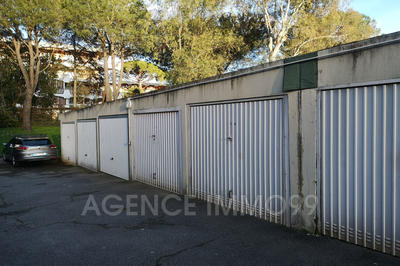 Parking / Garage - 13 m²