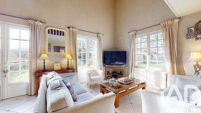 Maison - 185 m² - 8 pièces